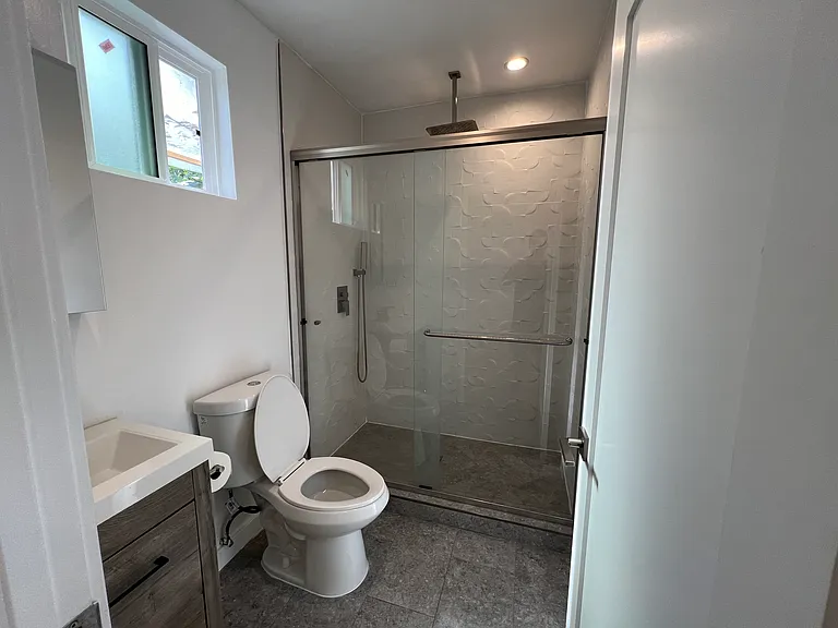 5400 Veloz Ave #5402 — Photo 4