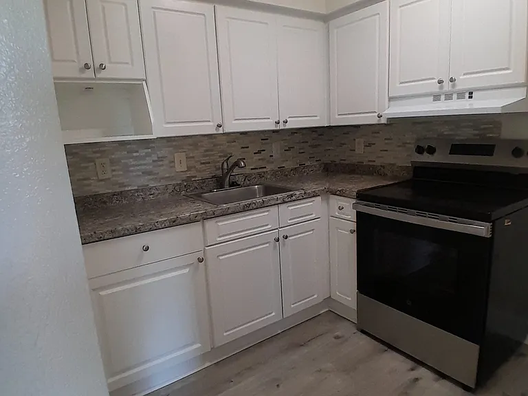 706 McDougall Ct — Photo 5