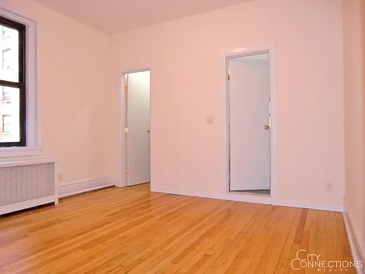 Rented by City Connections Realty | media 3