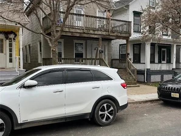 272 Sandford St, New Brunswick, NJ 08901