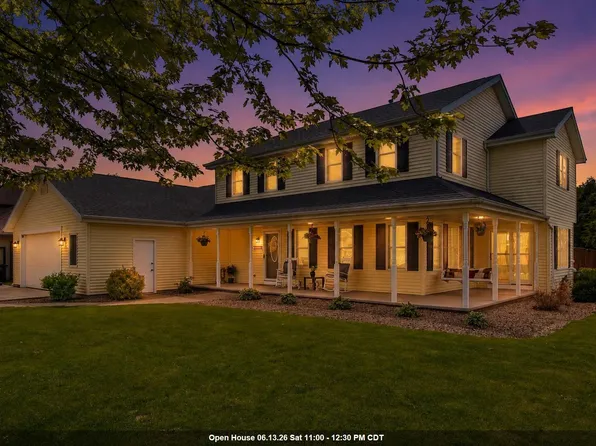 1079 Grassy Plains Dr, Neenah, WI 54956