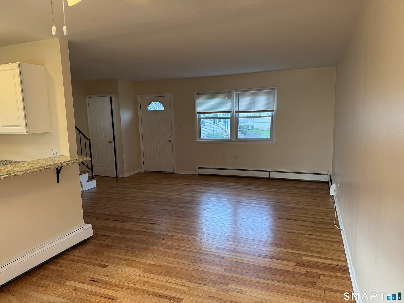 3 bed, 1.0 bath, 1200 sqft, $2,750 — Photo 4