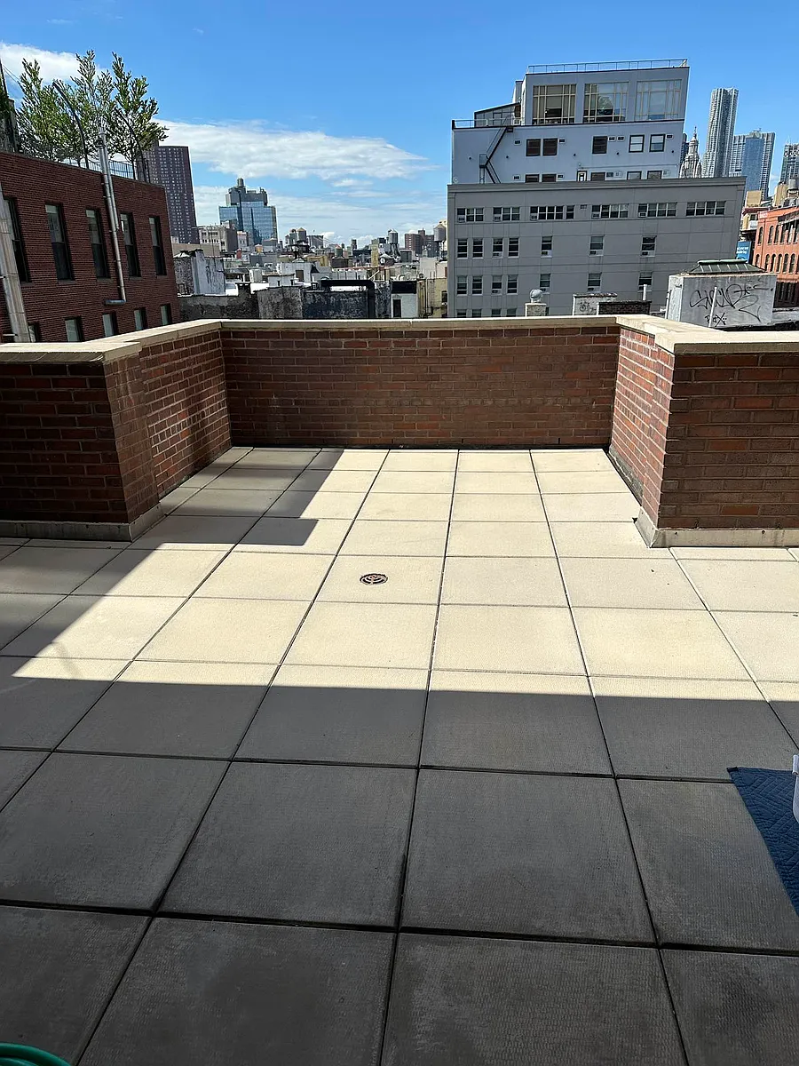 Building Photo - 56 Spring St #7