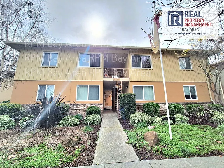 2030 Clarmar Way — Photo 1