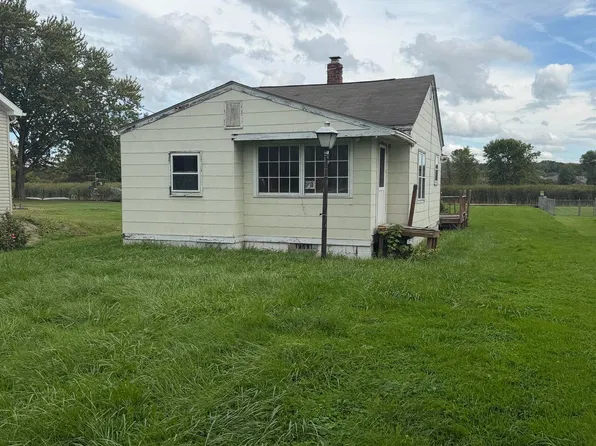 32703 Sutton Rd, Chesterfield, MI 48047