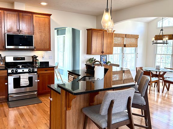 3rd image of 23193 Cherry Hill Ct