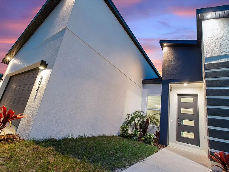 802 James Dr — Photo 3