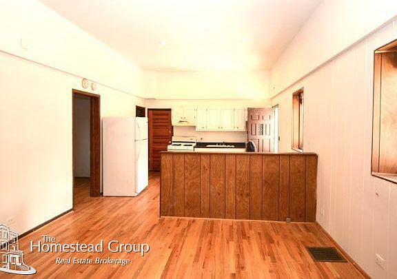 2nd image of 1656 W Wrightwood Ave #1REAR