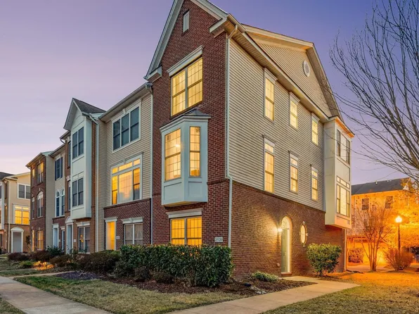 25120 Omaha Ter, Chantilly, VA 20152