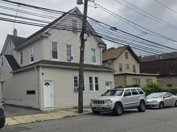121 Washington Ave APT 2, Little Ferry, NJ 07643