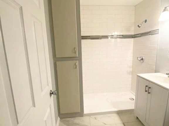 4th image of 5443 E 19th St