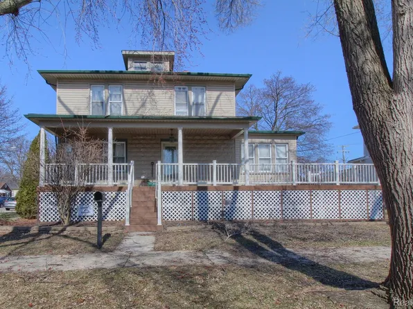 252 Truax St, Trenton, MI 48183