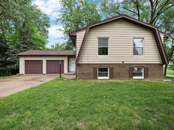 3906 Rolling Hill Drive, Middleton, WI 53562
