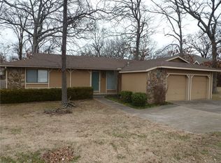4305 W Olive St, Rogers, AR 72756