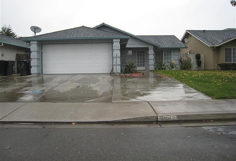 2nd image of 3443 Hawaii Ave
