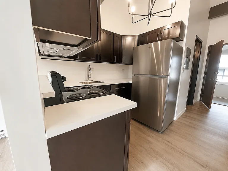 921 N 96th St #16 — Photo 8