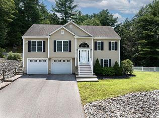 17 Deanna Dr, Uxbridge, MA 01569