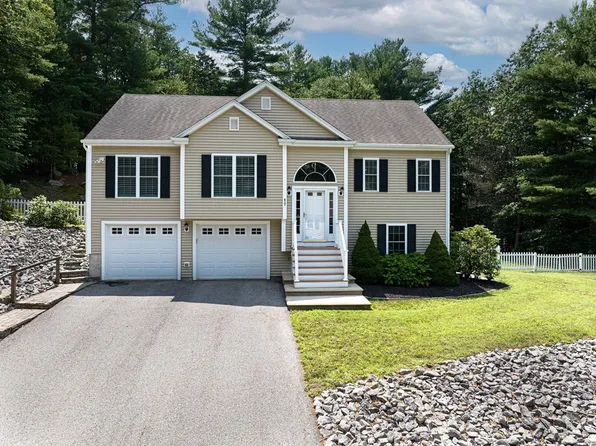 17 Deanna Dr, Uxbridge, MA 01569
