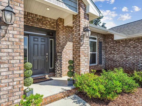 5658 Midfielder Dr, Pensacola, FL 32526