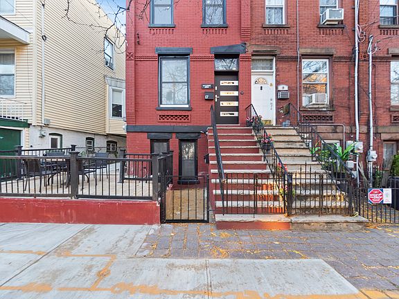 2nd image of 17 Crescent Ave #1