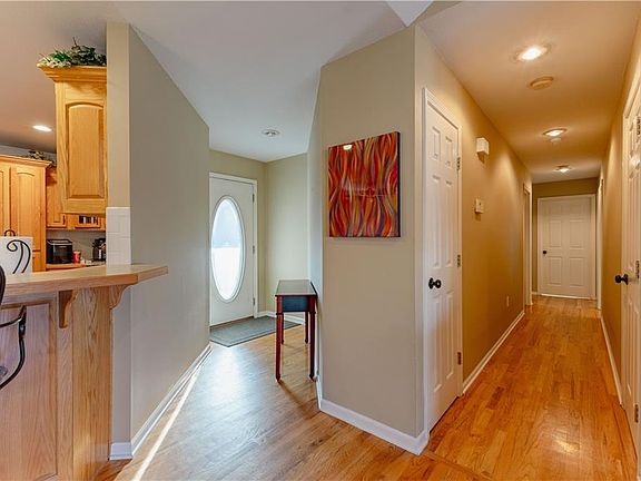 4th image of 5352 Hagemann St