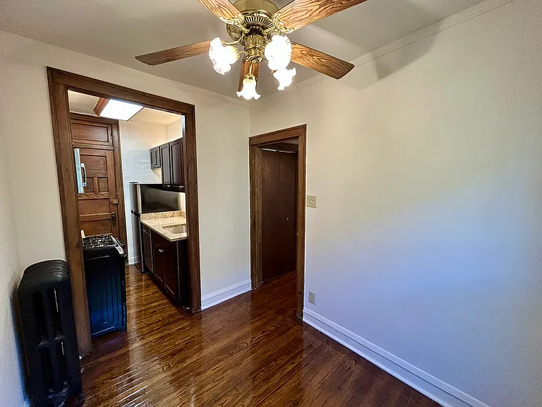 520 W Belden Ave — Photo 33