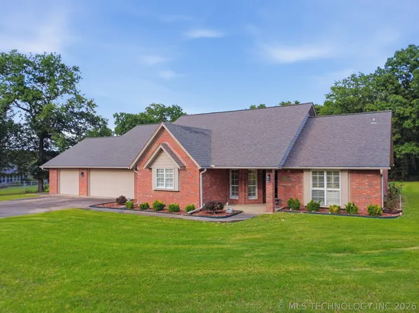 1803 Sleepy Hollow Rd, Okmulgee, OK 74447