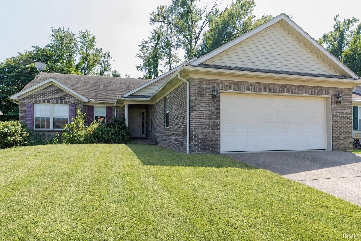 3 bed, 2.0 bath, 1480 sqft, $2,000 — Photo 1