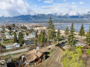 1321 10th Ave NE, Salmon Arm, BC V1E 2V6