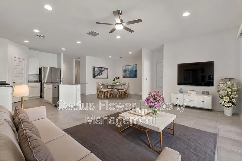 4 bed, 2.5 bath, 1854 sqft, $2,395 — Photo 4