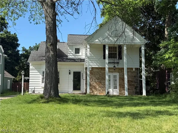 20029 Sussex Rd, Shaker Heights, OH 44122