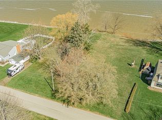 4657 Thilk Dr, Wilson, NY 14172