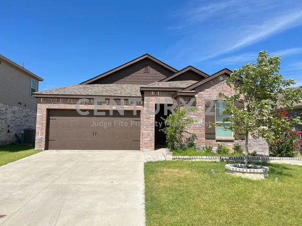 2605 Warren Ln, Aubrey, TX 76227