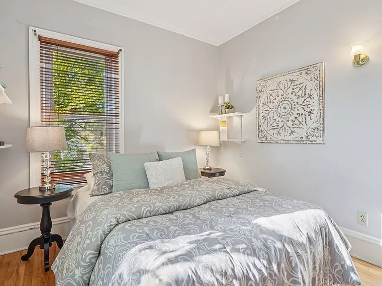 4104 Bryant Ave S #202 — Photo 5