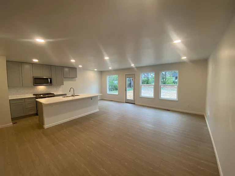 1211 Hanna Ave — Photo 4