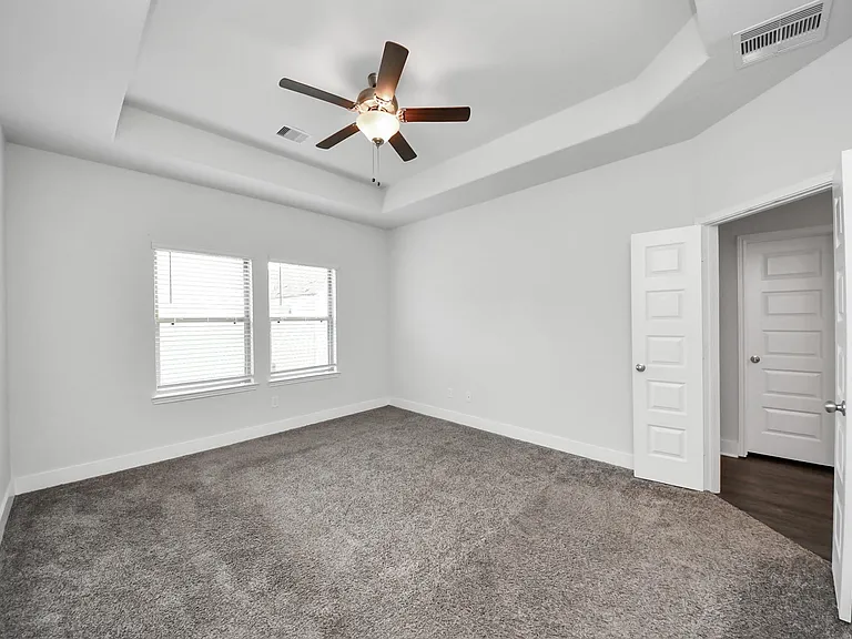 4423 Santorini Ln — Photo 16