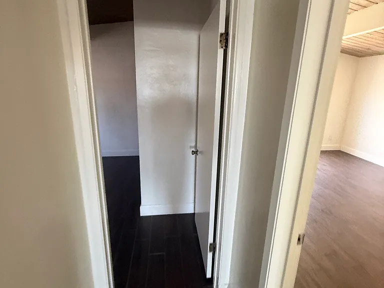 9712 Saint George St — Photo 35