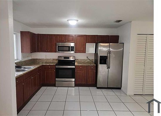 3rd image of 14216 SW 283rd St