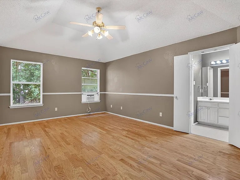 549 Dylan Ct — Photo 6