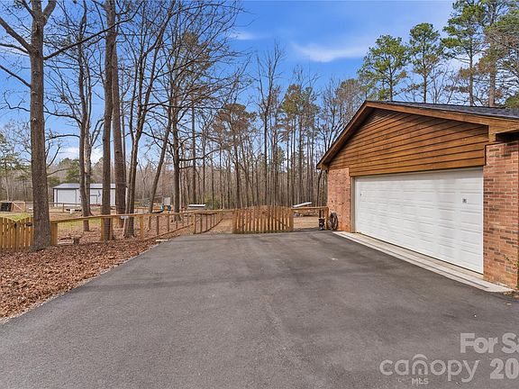 5th image of 3618 Griffith Rd