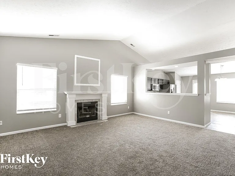 5720 Ashby Dr — Photo 4
