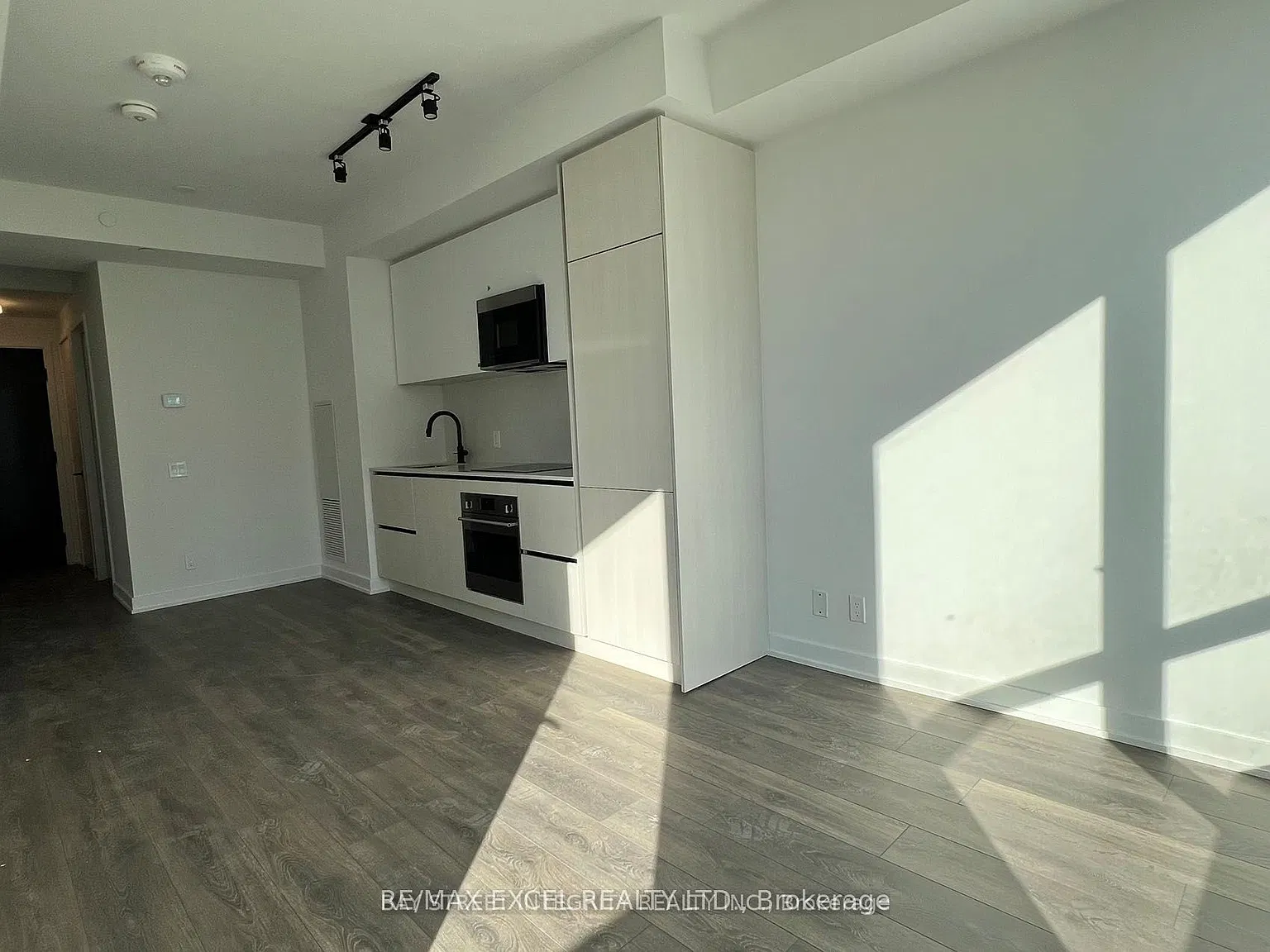 2 bed, $3,600 — Photo 4