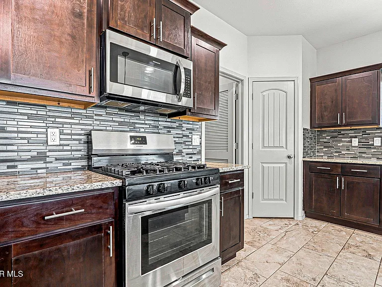 1089 Indigo Sky St — Photo 16