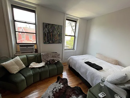 Rented by Delmark Realty LLC | media 15