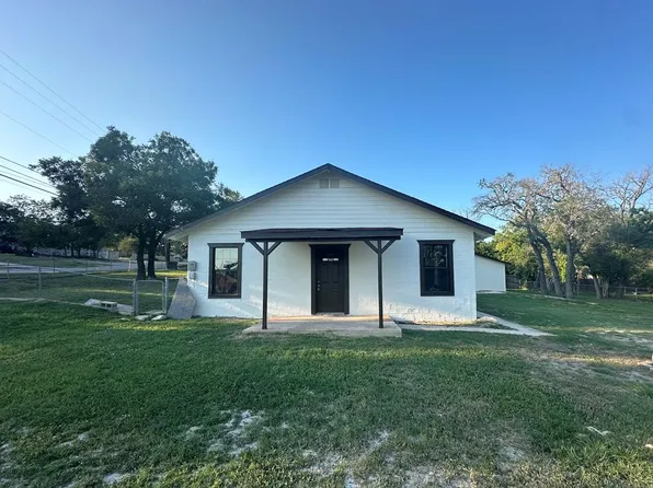 101 4th St, Ingram, TX 78025