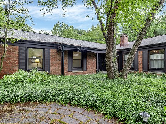 2nd image of 6810 Shadow Brook Ct