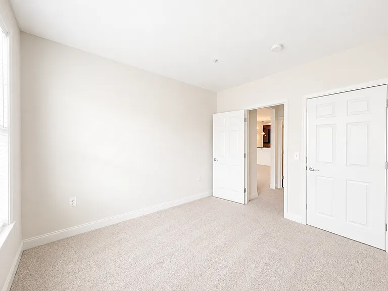 200 W Elm St #1219 — Photo 13