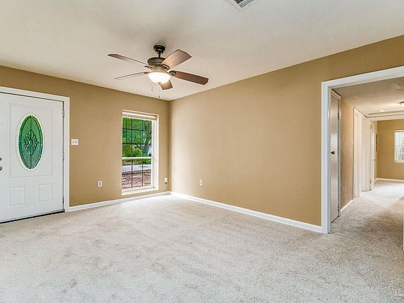 5th image of 202 E Highland Dr