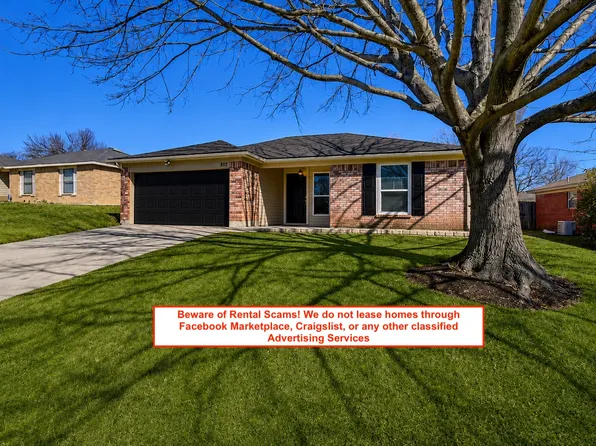 832 Blue Ridge Dr, Burleson, TX 76028