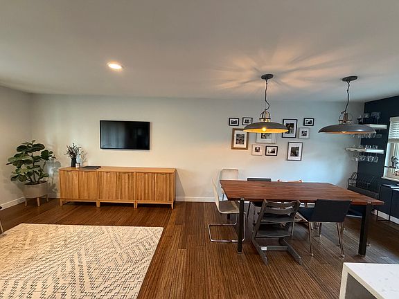 2nd image of 1427 S Welch Ct